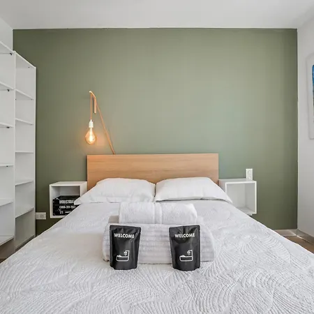 225 Le Club C Apartman *